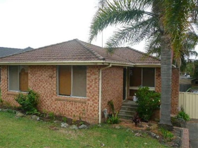 10 Woodlands Drive, Barrack Heights NSW 2528