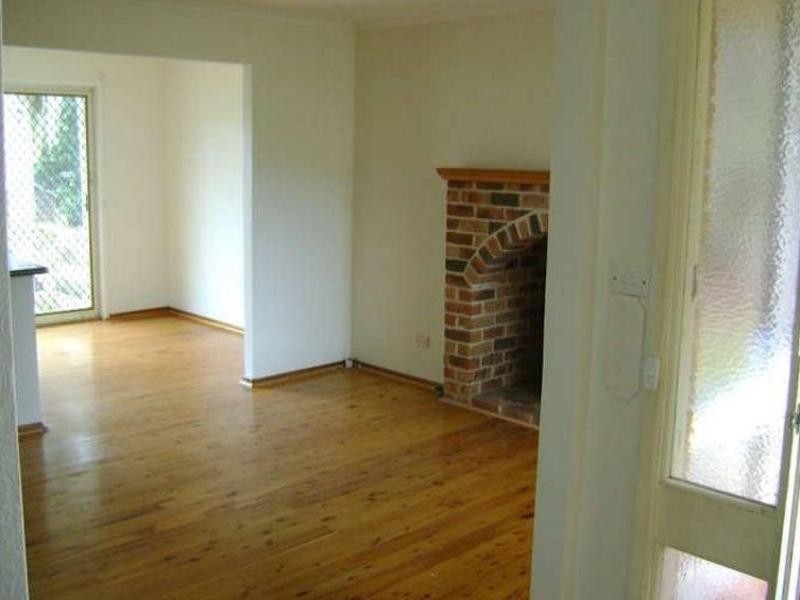 10 Woodlands Drive, Barrack Heights NSW 2528