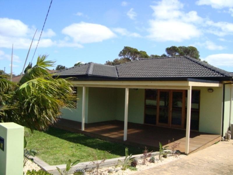 18 Roberts Avenue, Barrack Heights NSW 2528