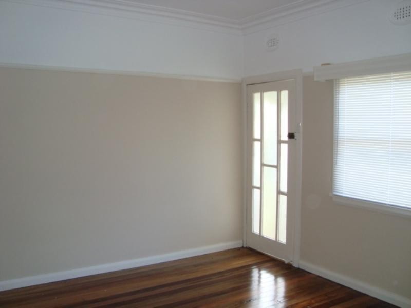 41 Kingston Street, Oak Flats NSW 2529