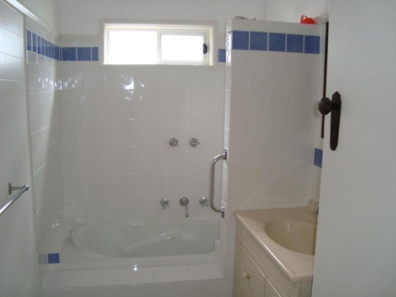 41 Kingston Street, Oak Flats NSW 2529