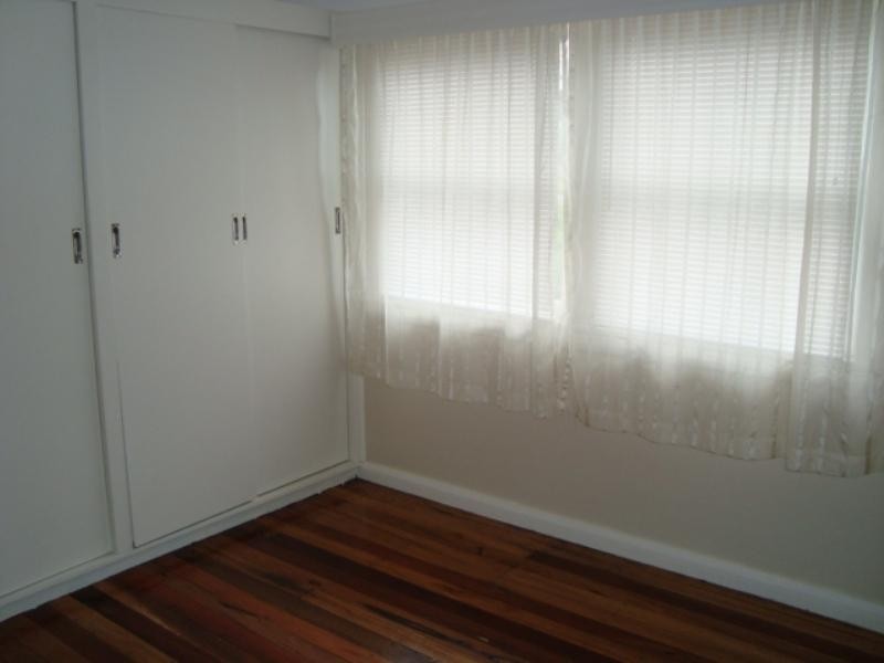 41 Kingston Street, Oak Flats NSW 2529