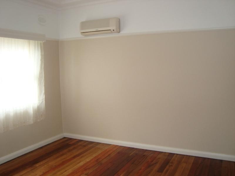41 Kingston Street, Oak Flats NSW 2529