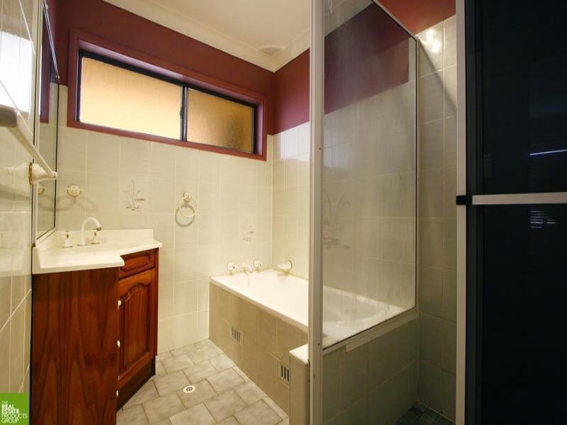 25 Cox Parade, Mount Warrigal NSW 2528