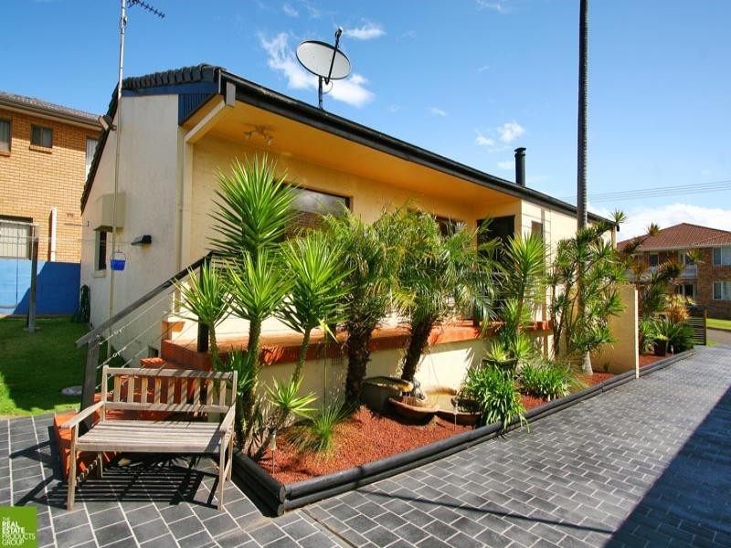 25 Cox Parade, Mount Warrigal NSW 2528