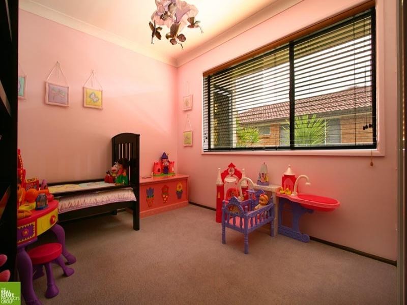 25 Cox Parade, Mount Warrigal NSW 2528