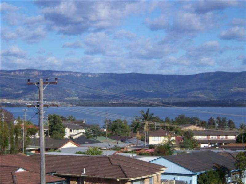 62 Madigan Boulevard, Mount Warrigal NSW 2528