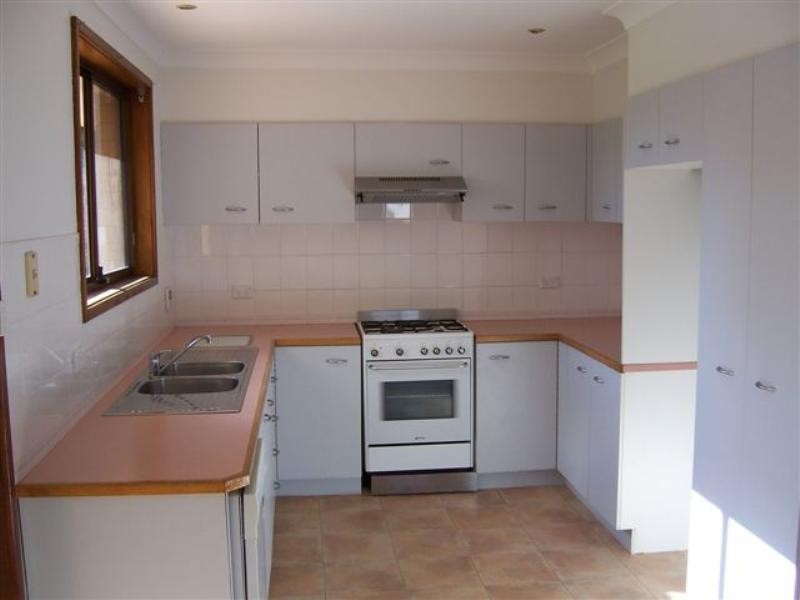 62 Madigan Boulevard, Mount Warrigal NSW 2528