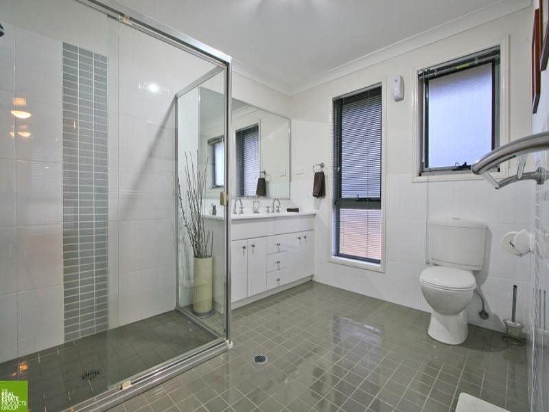 17 Hinchinbrook Drive, Shell Cove NSW 2529