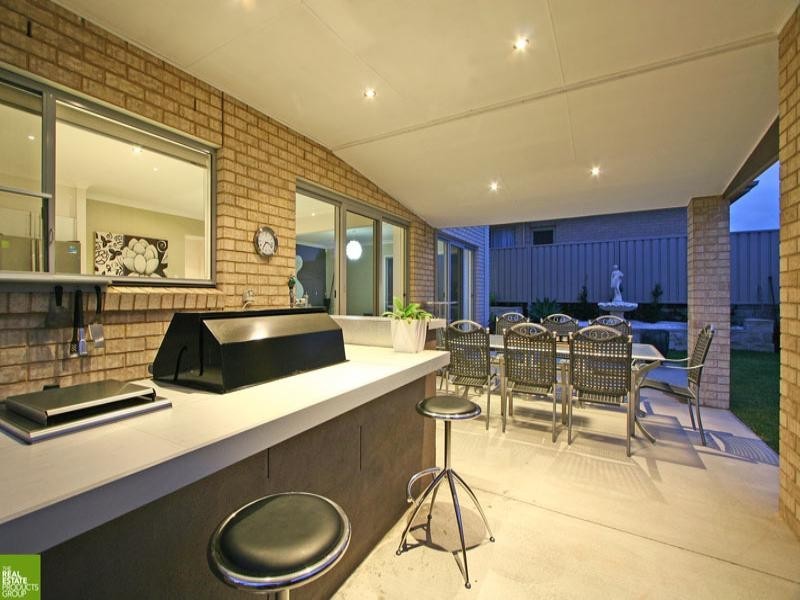 17 Hinchinbrook Drive, Shell Cove NSW 2529