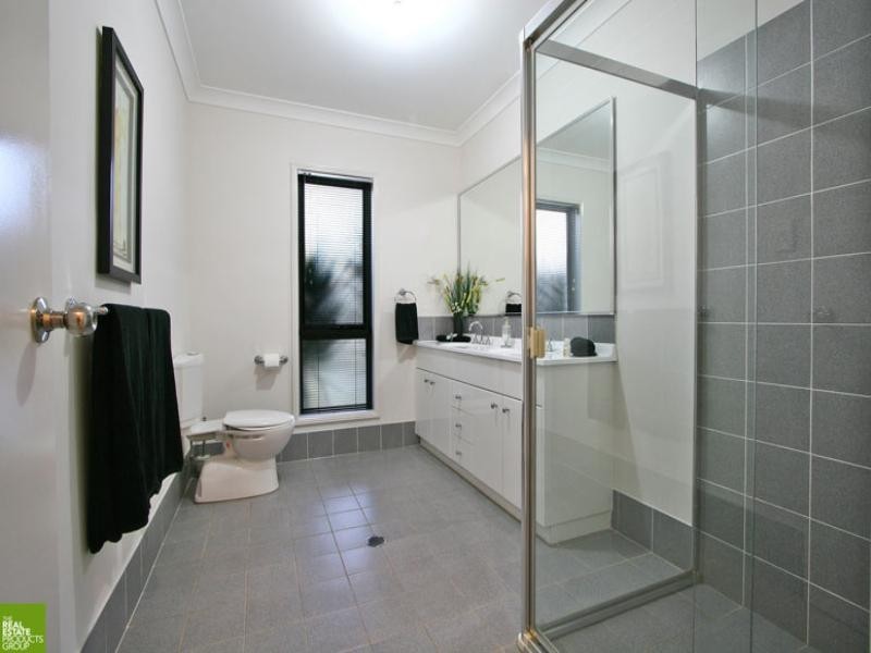 17 Hinchinbrook Drive, Shell Cove NSW 2529