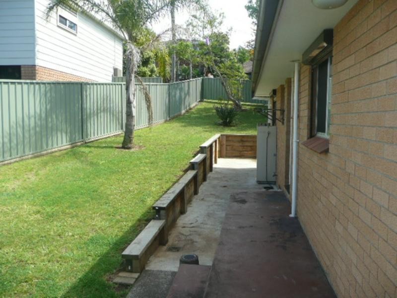 5 Armstrong Avenue, Mount Warrigal NSW 2528