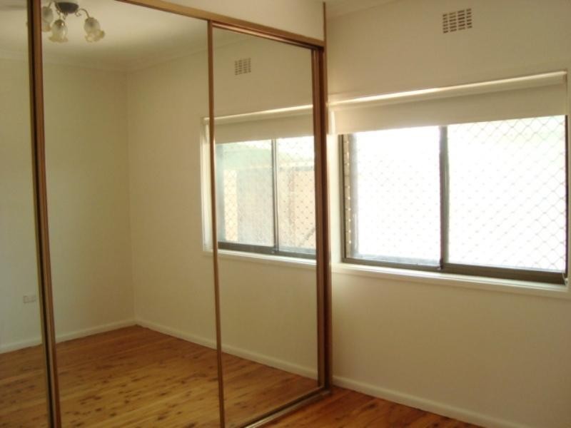 25 Lyne Street, Oak Flats NSW 2529