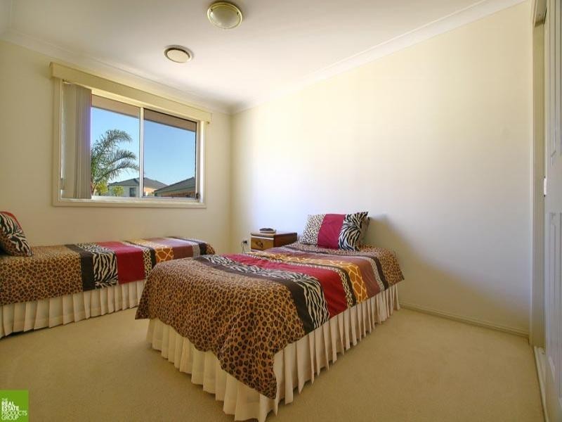 1/2 Hennessy Street, Flinders NSW 2529