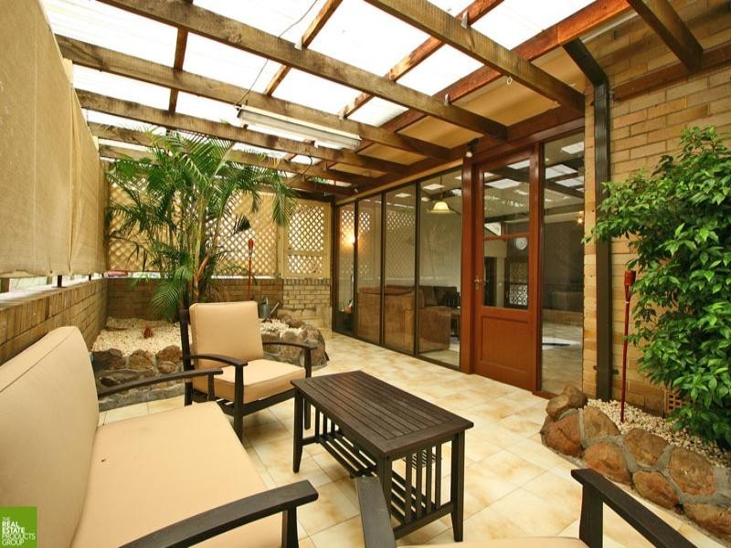 9 Tait Avenue, Kanahooka NSW 2530