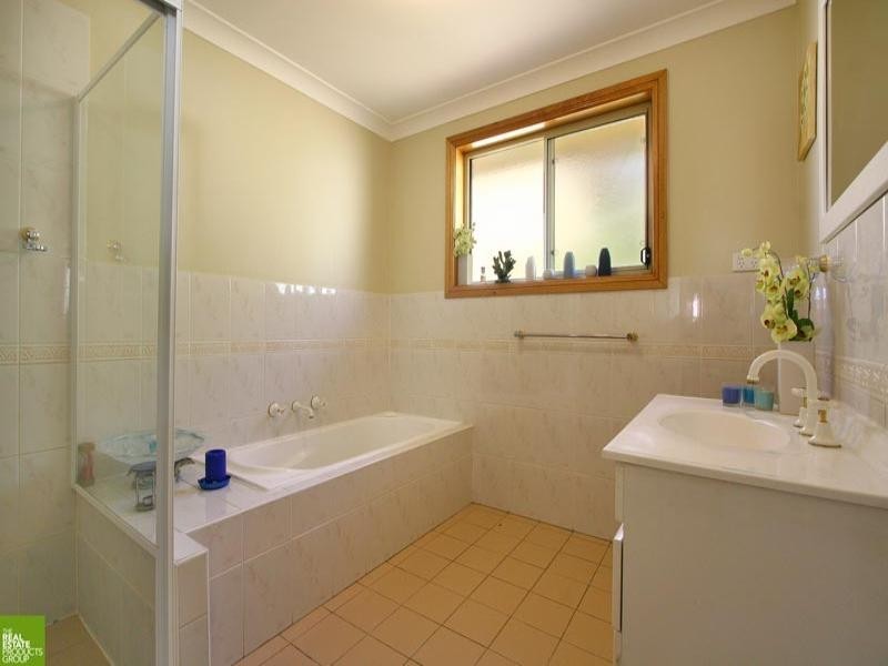 4 Menindee Close, Flinders NSW 2529