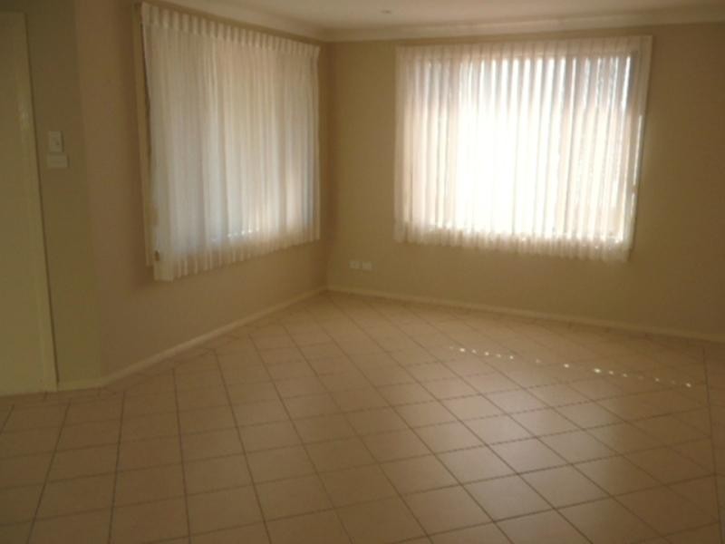 1/11 Eucumbene Avenue, Flinders NSW 2529