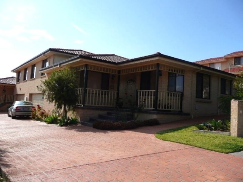 1/11 Eucumbene Avenue, Flinders NSW 2529