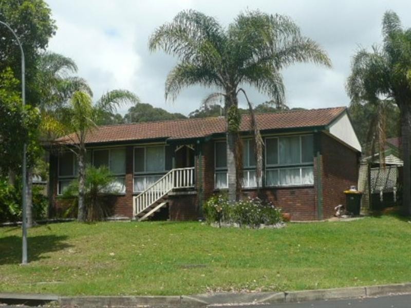 9 Woodlands Drive, Barrack Heights NSW 2528