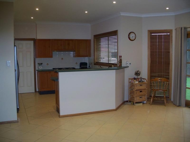 8 Yeramba Close, Yellow Rock NSW 2527