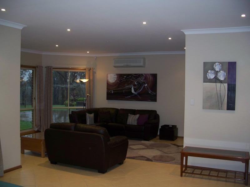 8 Yeramba Close, Yellow Rock NSW 2527