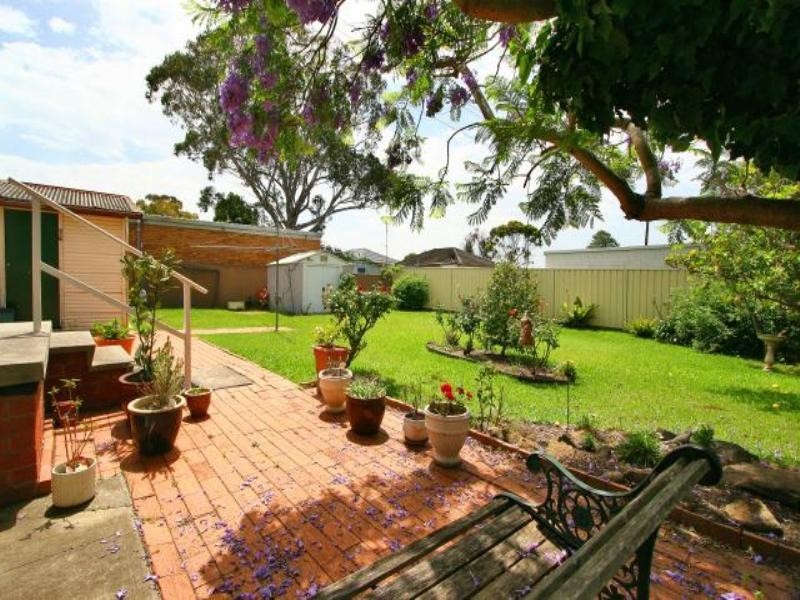 22 Cassia Street, Barrack Heights NSW 2528