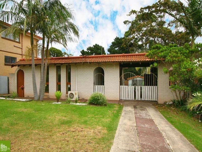 18 Hunter Street, Barrack Heights NSW 2528
