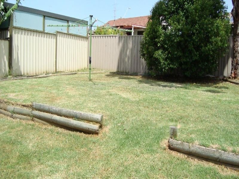 4 Andrew Crescent, Mount Warrigal NSW 2528
