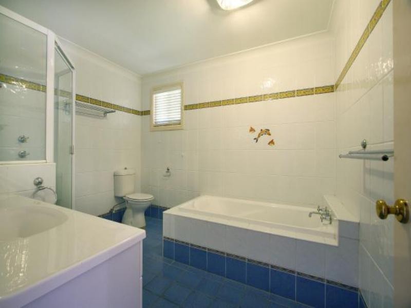 4 Ilkoara Grove, Cordeaux Heights NSW 2526