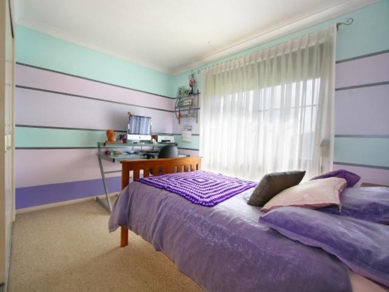 4 Ilkoara Grove, Cordeaux Heights NSW 2526