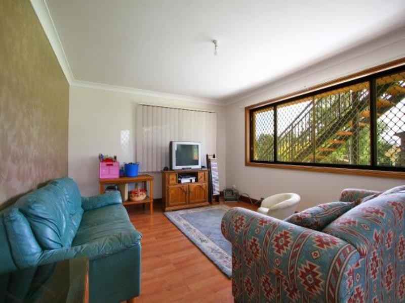 4 Ilkoara Grove, Cordeaux Heights NSW 2526