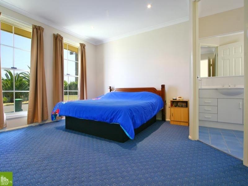 10 Helen Street, Warilla NSW 2528