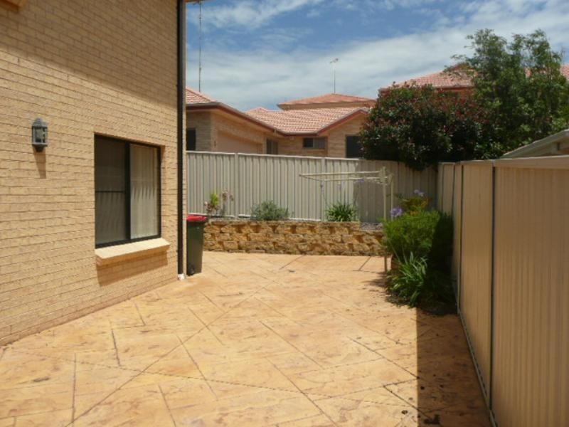 2/43 Tyrrel Street, Flinders NSW 2529