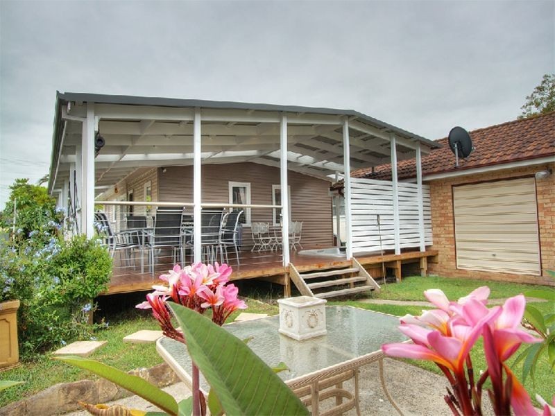 17 Davidson Street, Warilla NSW 2528