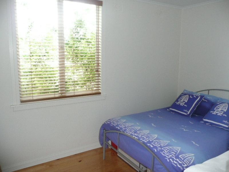 11 Irvine Street, Barrack Heights NSW 2528