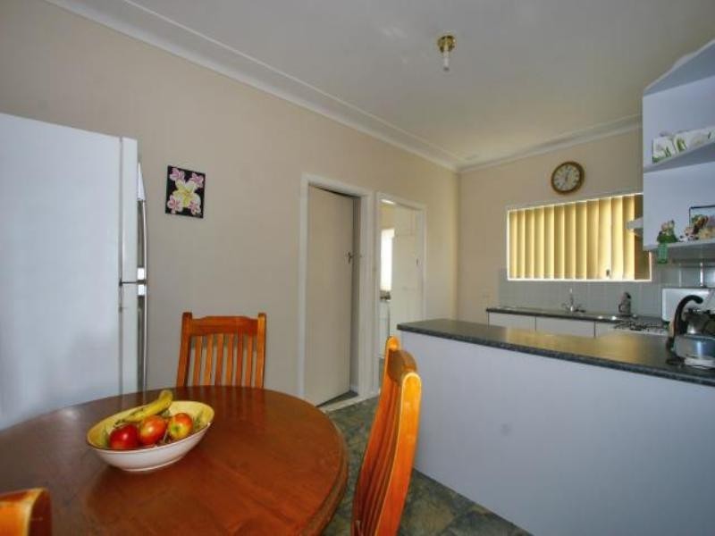 1 Bass Street, Barrack Heights NSW 2528