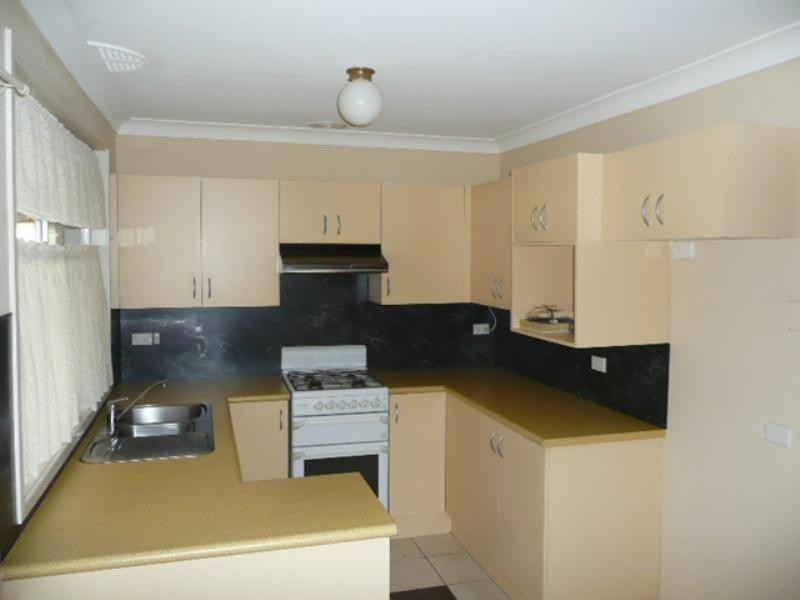 95 Madigan Boulevard, Mount Warrigal NSW 2528