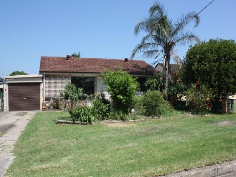 8 Salisbury Street, Berkeley NSW 2506