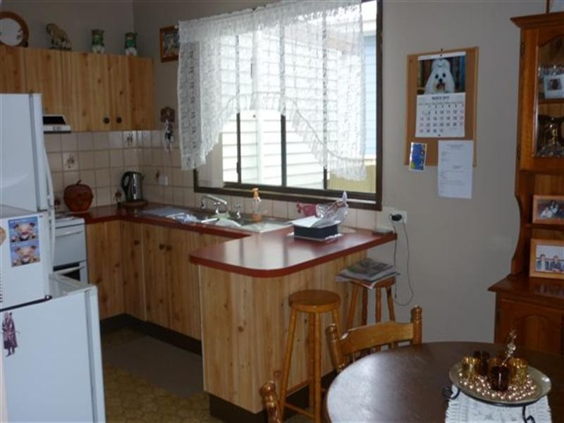 5 Peterborough Avenue, Lake Illawarra NSW 2528