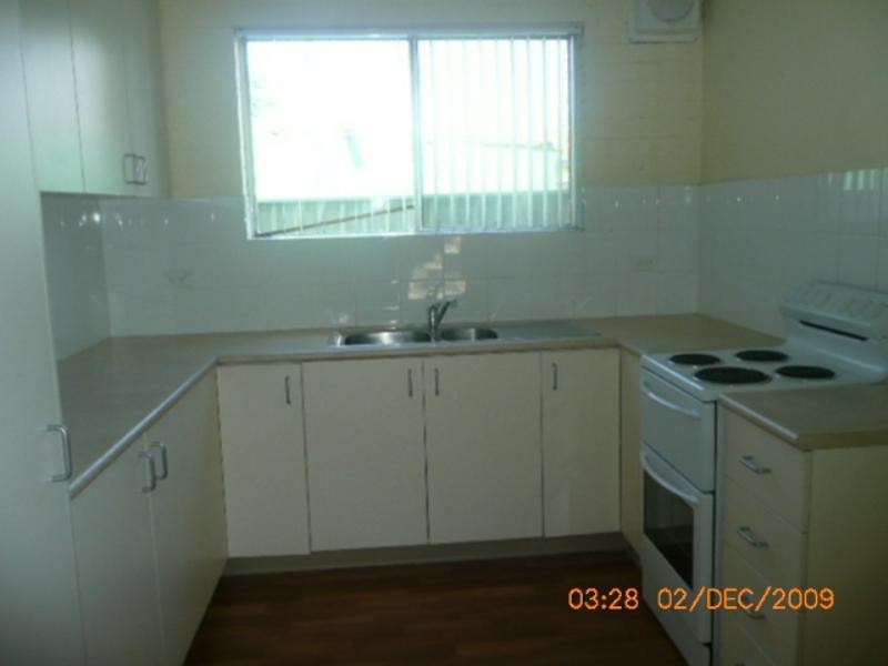 1/2 Gipps Crescent, Barrack Heights NSW 2528