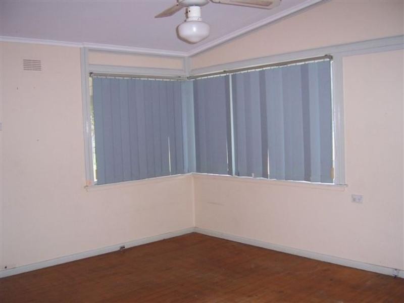 29 Marchant Crescent, Mount Warrigal NSW 2528