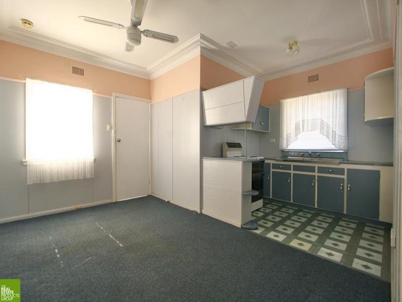 84 Addison Avenue, Lake Illawarra NSW 2528