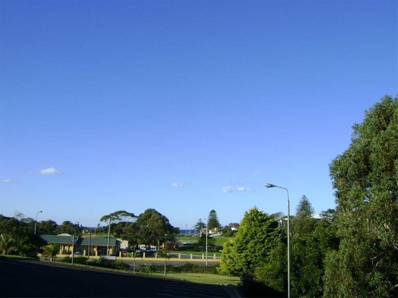 4 Ocean Beach Drive, Shellharbour NSW 2529