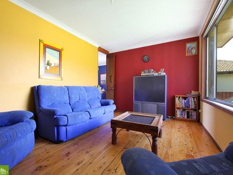 14 Charlton Street, Mount Warrigal NSW 2528