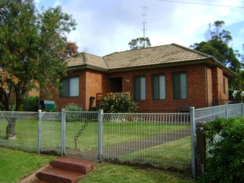 168 Northcliffe Drive, Warrawong NSW 2502