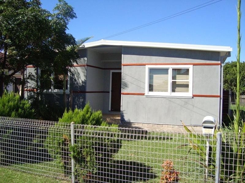 13 Edward Street, Barrack Heights NSW 2528