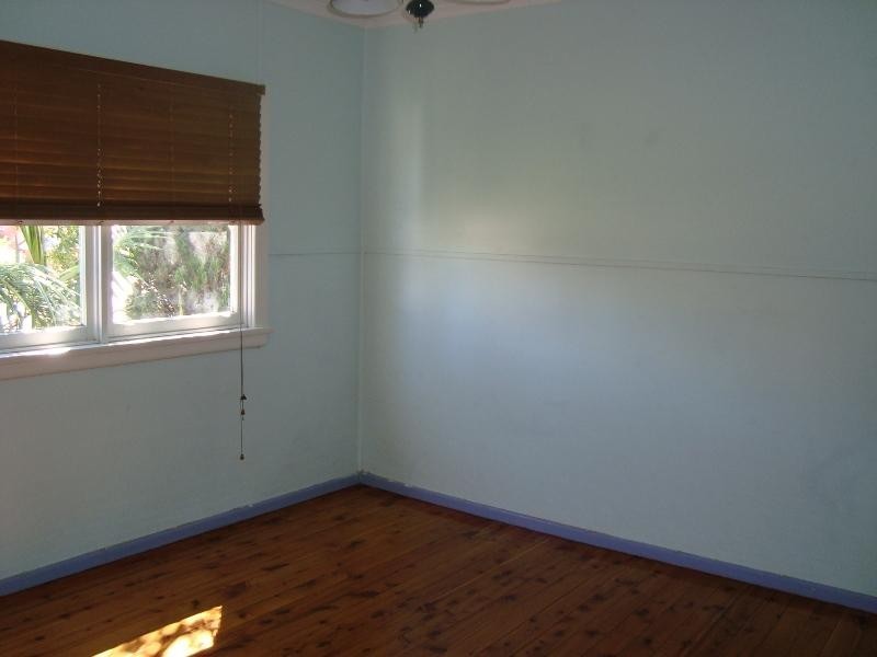 13 Edward Street, Barrack Heights NSW 2528