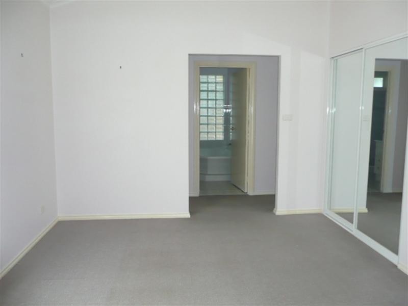 1/16 Kianga Close, Flinders NSW 2529