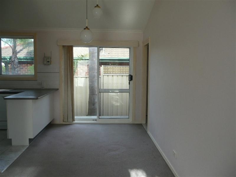 1/16 Kianga Close, Flinders NSW 2529