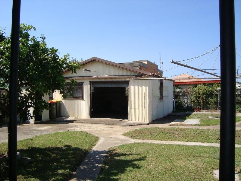 11 Antrim Avenue, Warilla NSW 2528